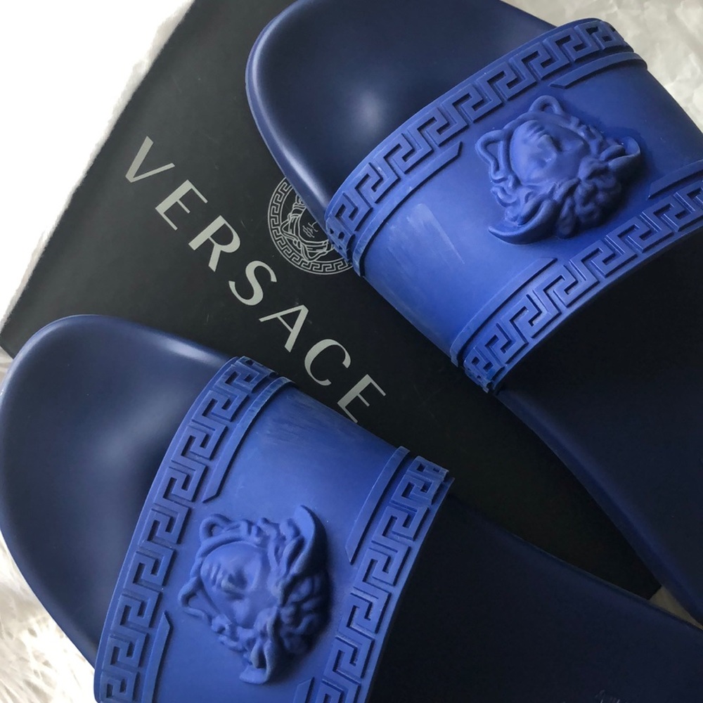 Versace Slippers - Picture 4 of 4
